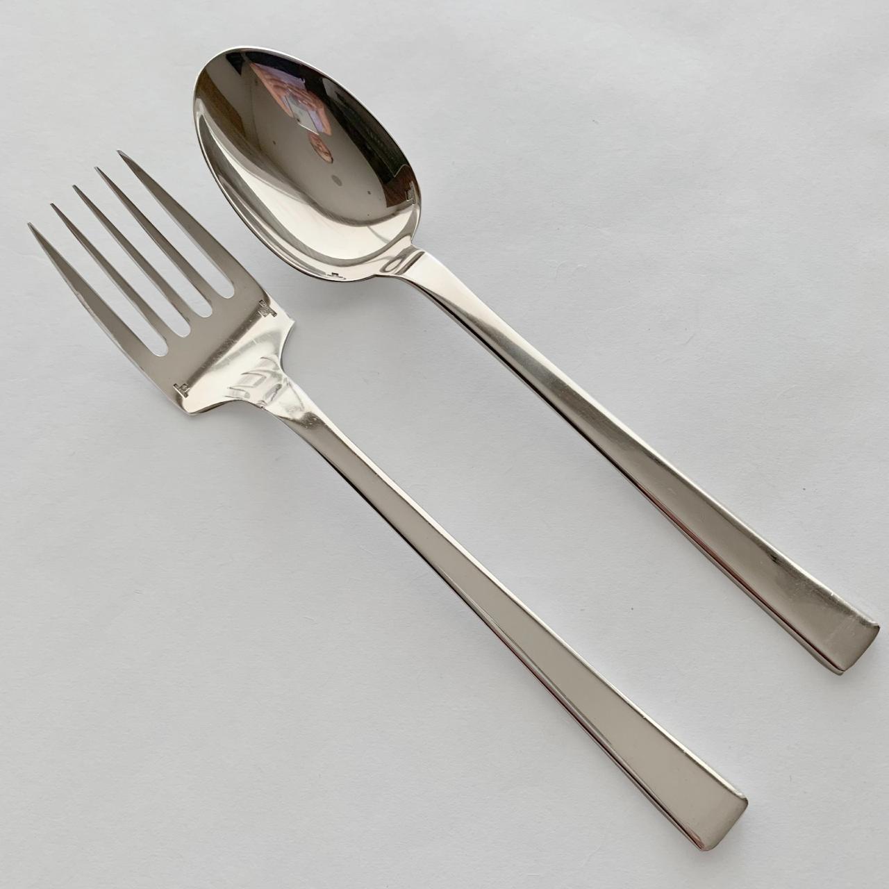 Par-de-Cubiertos-de-Servir-Christofle-elegantes-exclusivos
