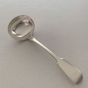 cuchara-de-servir-de-plata-vintage