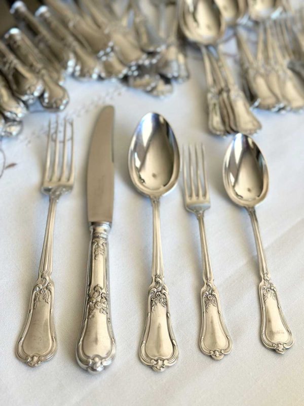 Cubierteria-alemana-BMF-plata-ornamentos-muy-elegante
