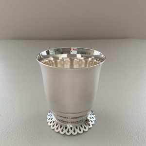 Florero-mini-decoracion-recubierto-en-plata-elegante