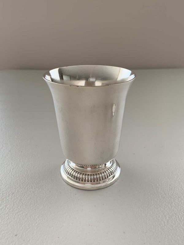 Florero-mini-decoracion-recubierto-en-plata-elegante