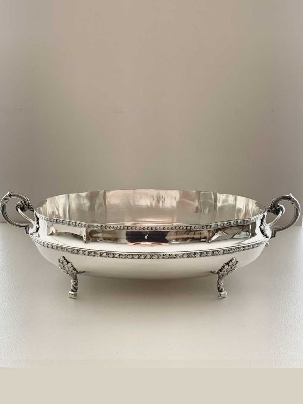 Centro-de-mesa-recubierto-en-plata-elegante-vintage